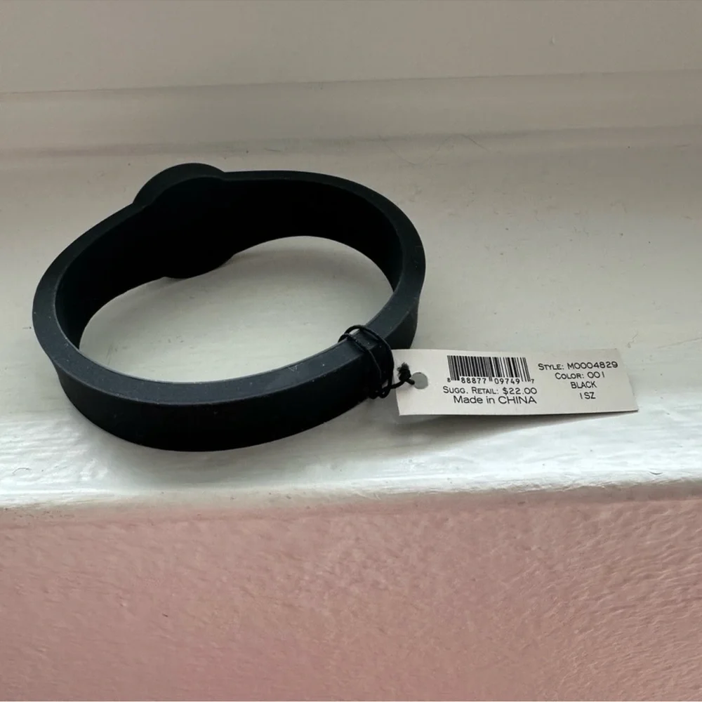 NWT Marc by Marc Jacobs bracelet black color, one size style M0004829 - Picture 4 of 5